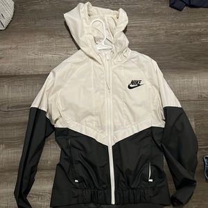 nike windbreaker